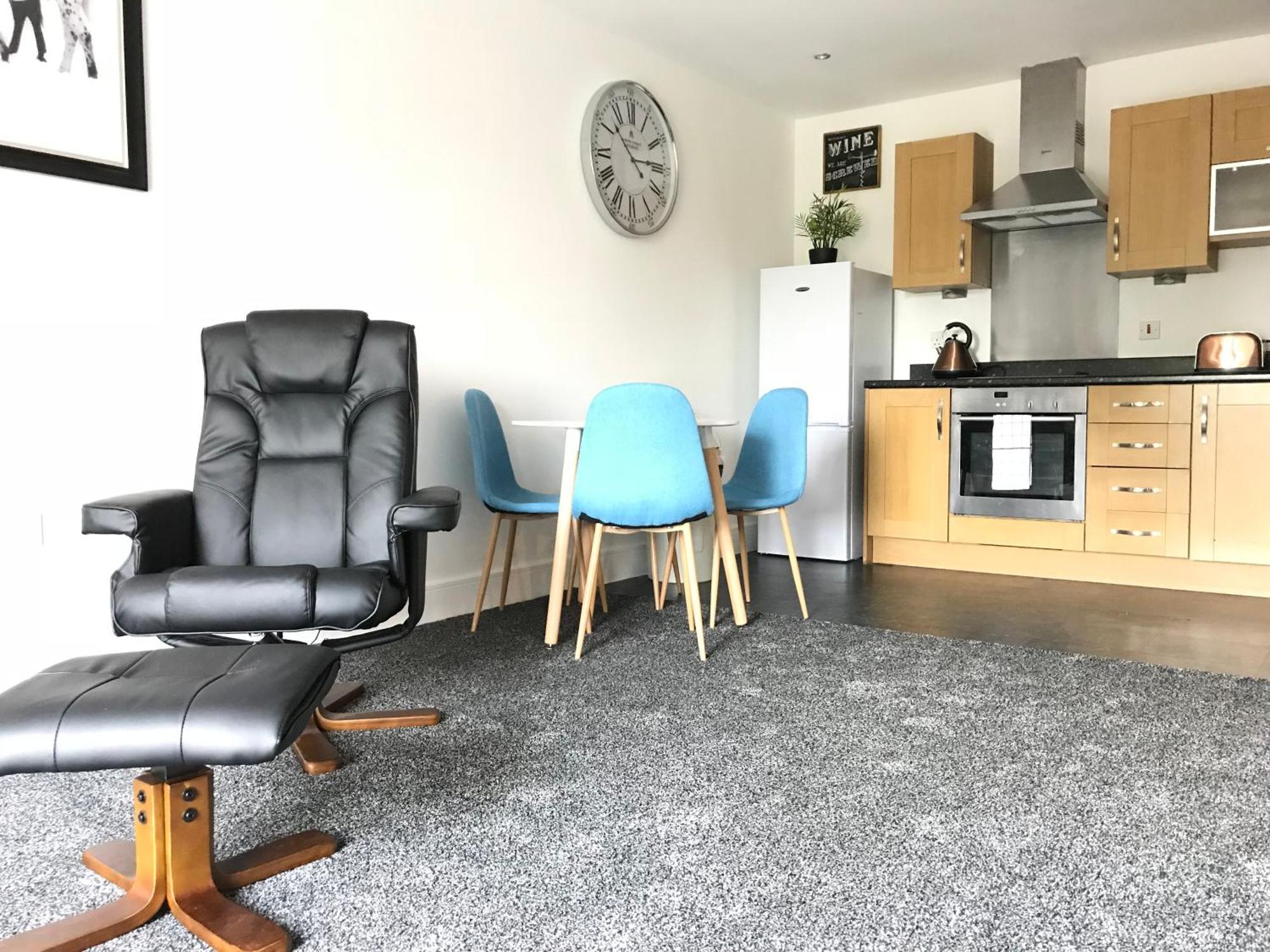 Grand Central Apartments Derby Bagian luar foto