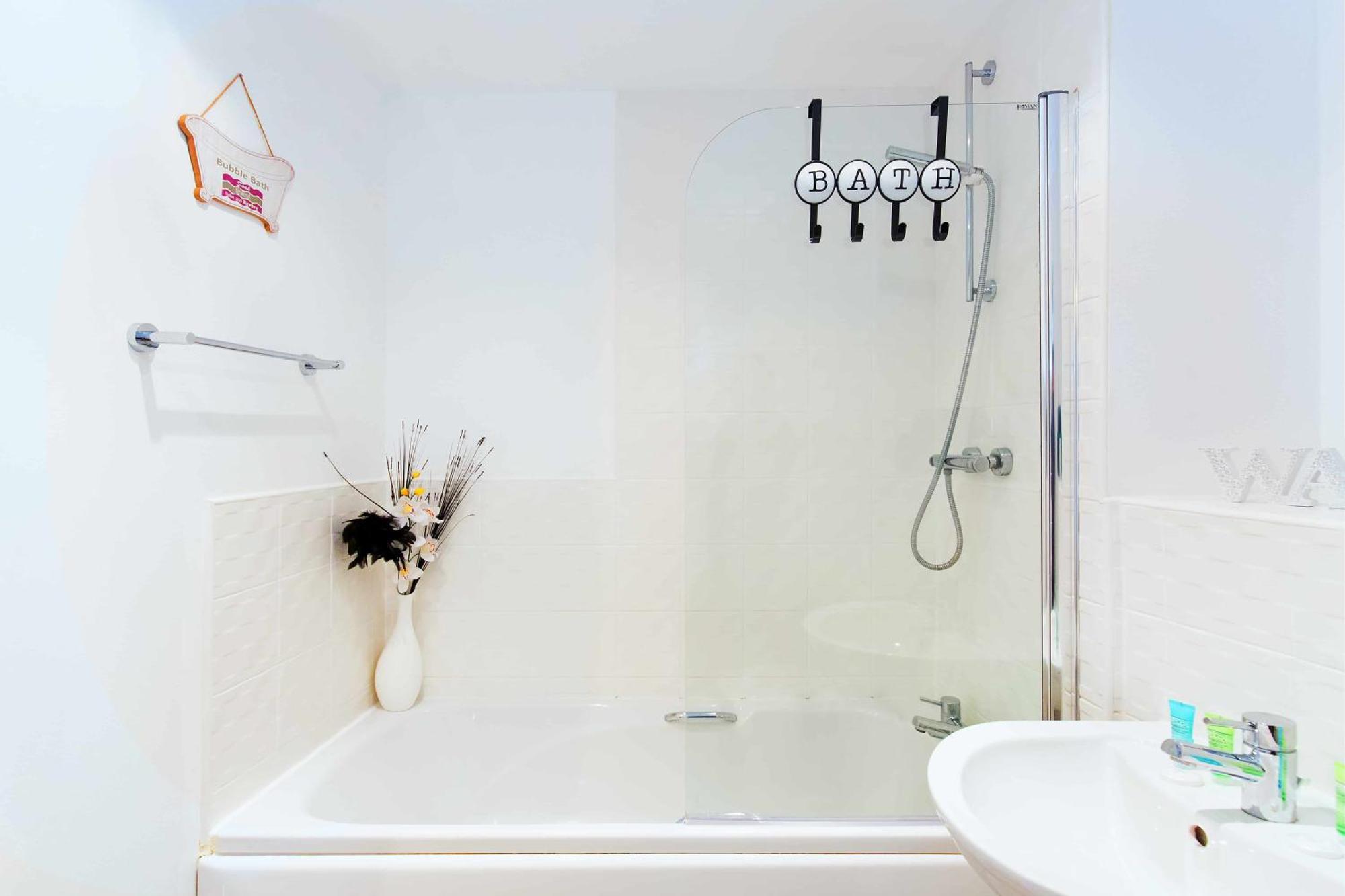 Grand Central Apartments Derby Bagian luar foto