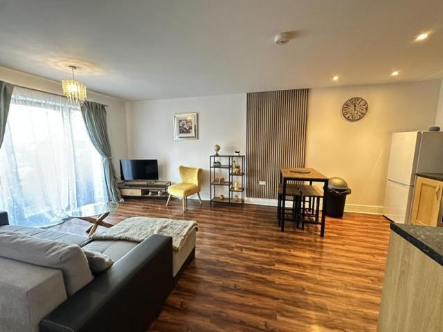 Grand Central Apartments Derby Bagian luar foto