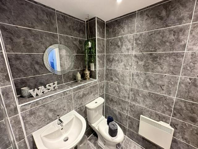 Grand Central Apartments Derby Bagian luar foto