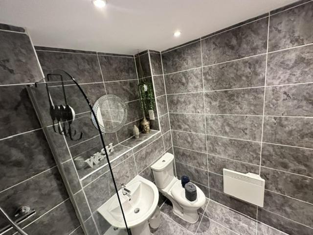 Grand Central Apartments Derby Bagian luar foto